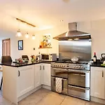 Finest Retreats - Ivy Casterton